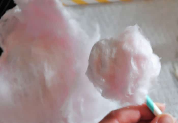 Inspired by Dr. Seuss’ The Lorax, make your own Truffula Tree Cake Pops, using cotton candy. Just in time for Earth Day or even a fun snack to add to your list of Dr. Seuss birthday party ideas. Scrumptious too!