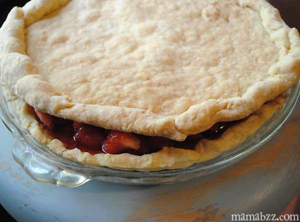 Easy-Imperfect-Delicious-Strawberry-Pie