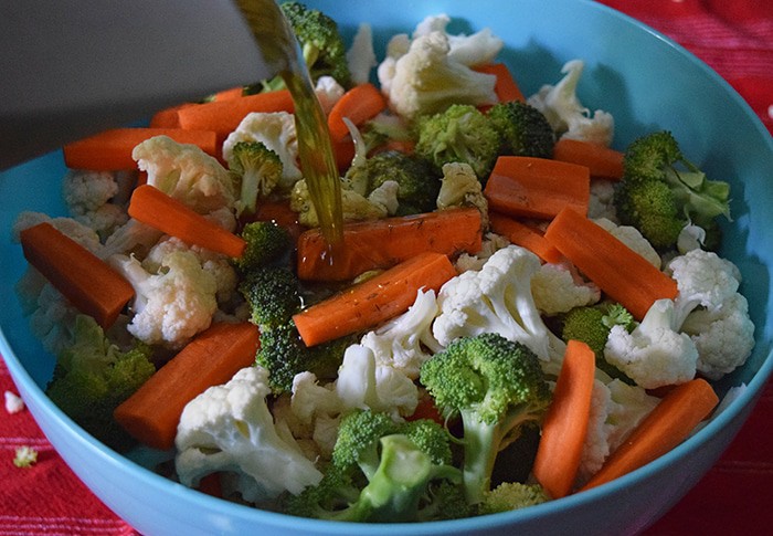 This quick and easy Dill Veggie Finger Salad is such a simple salad and absolutely perfect for summer BBQ's and get togethers. Or for a time like right now when I'm really craving fresh crunchy vegetables. How to make this delicious side dish recipe!