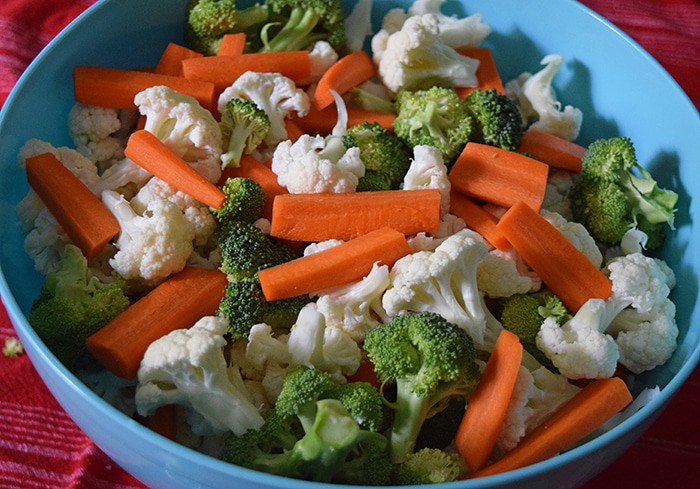 This quick and easy Dill Veggie Finger Salad is such a simple salad and absolutely perfect for summer BBQ's and get togethers. Or for a time like right now when I'm really craving fresh crunchy vegetables. How to make this delicious side dish recipe!