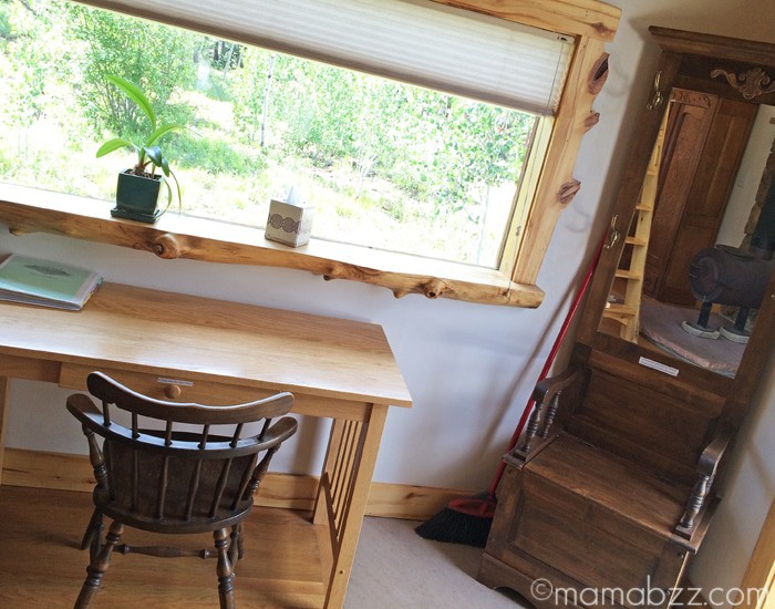 Big windows in Mountain View Chalet {MamaBuzz - mamabzz.com}