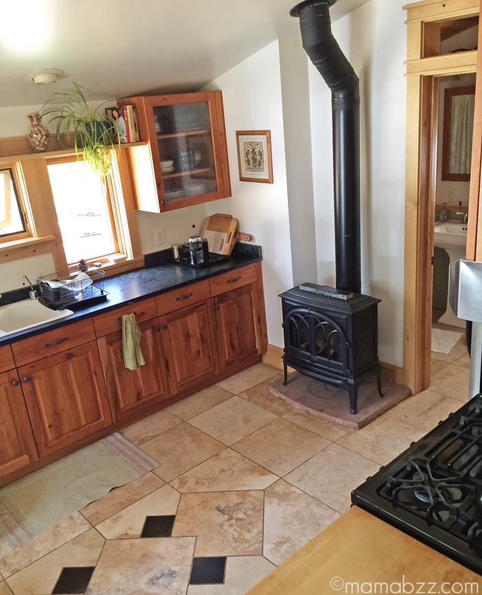 Kitchen in Colorado Mountain View Chalet {MamaBuzz - mamabzz.com}