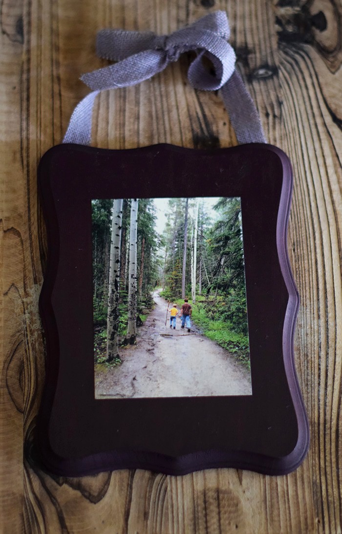 I love me some Mod Podge. Photos are the perfect way to add a meaningful touch to your home decor. Mod Podge pictures on wood to preserve your favorite memories or to create amazing DIY gifts.