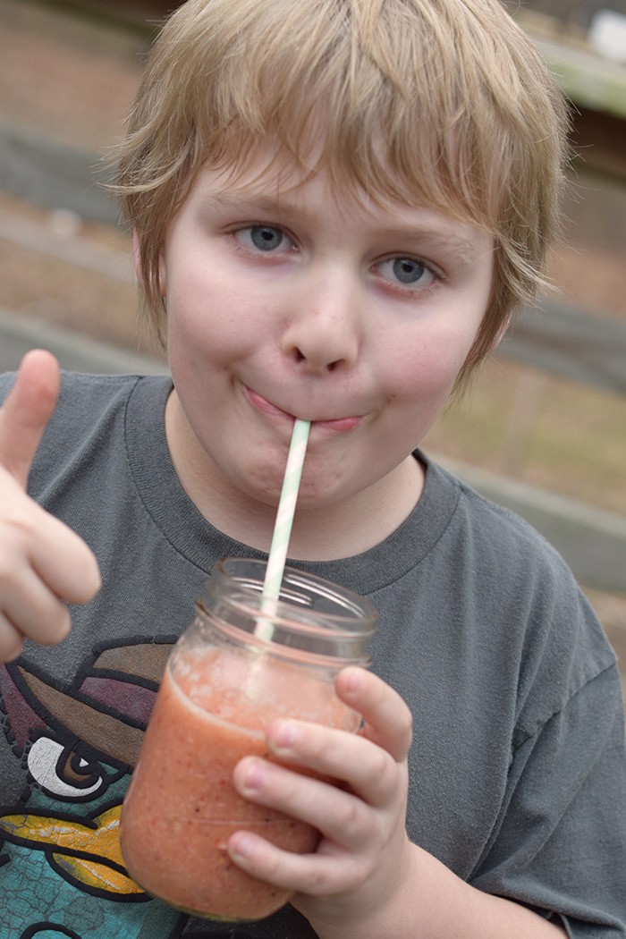 How to make a simple, easy, natural fruit smoothie, no sugar added. All you need is fruit and ice for a refreshing Grapefruit, Berry, and Tropical Fruit Smoothie. Printable recipe!