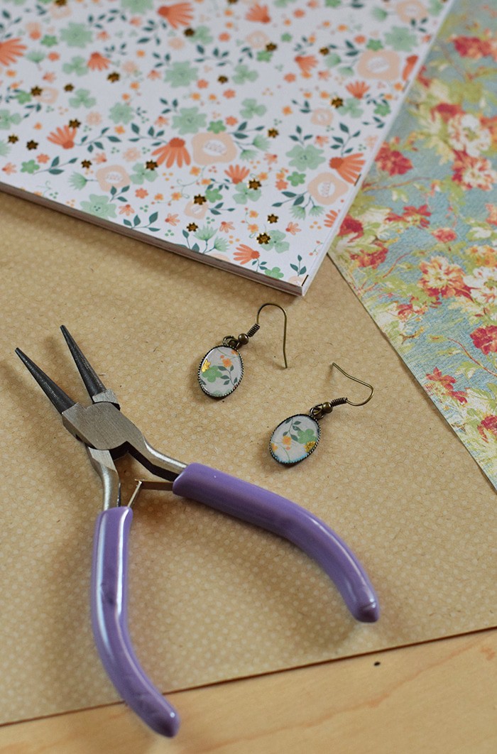 Love finding Mod Podge ideas? Me too! Here’s an easy tutorial for making your own DIY earrings with Mod Podge Dimensional Magic and scrapbook paper. Homemade jewelry with your own special touch!