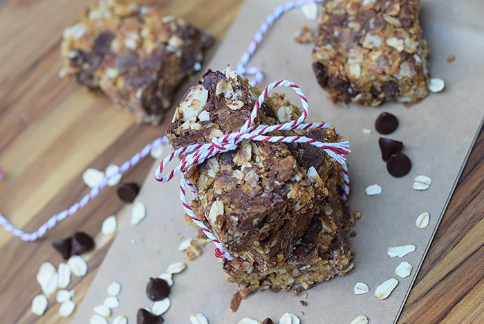 Healthy doesn’t equal expensive or difficult. No-Bake Nut Butter and Chocolate Granola Bars are healthy snacks, filled with ingredients you may already have in your kitchen. Grab the easy recipe for these scrumptious treats!