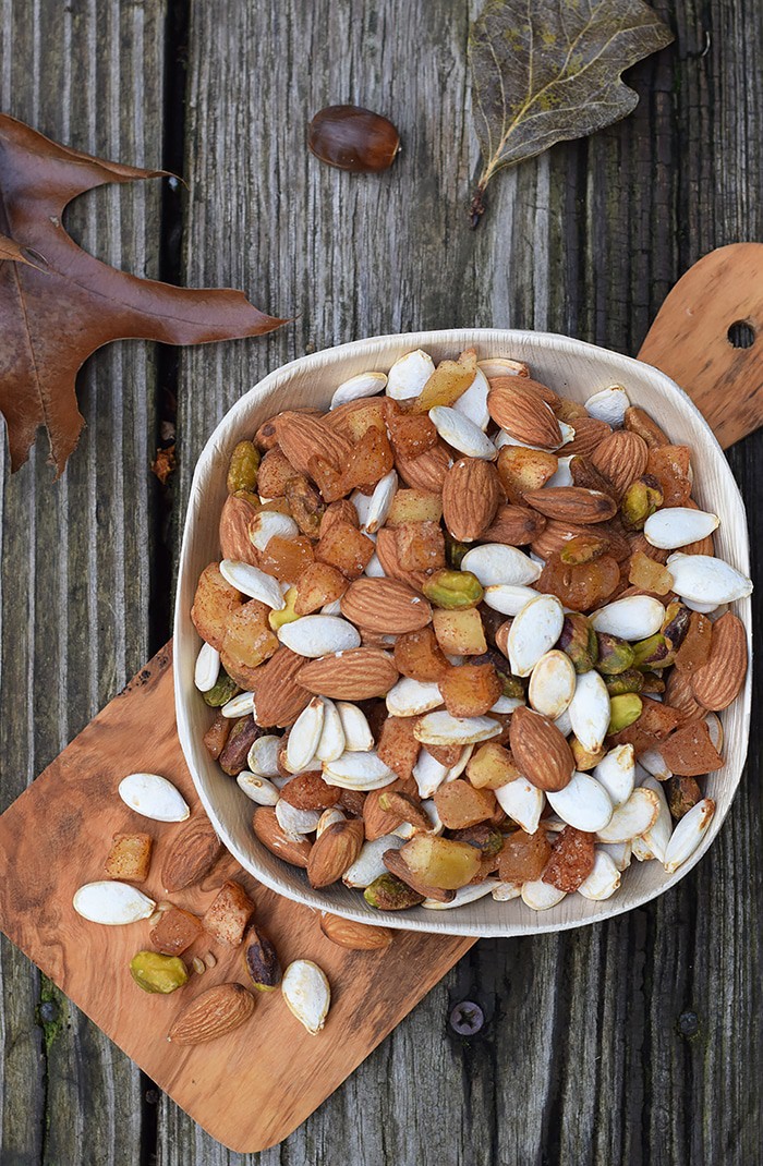Apple Cinnamon Pumpkin Seed Trail Mix is full of yummy, energy-boosting bites with a slight taste of fall, in case you’re craving autumn flavors. It’s an easy snack recipe you can prep ahead of time and grab on-the-go.