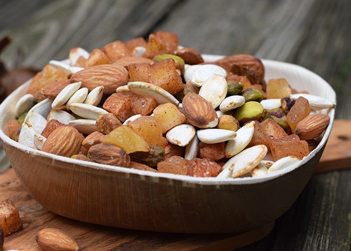Apple Cinnamon Pumpkin Seed Trail Mix is full of yummy, energy-boosting bites with a slight taste of fall, in case you’re craving autumn flavors. It’s an easy snack recipe you can prep ahead of time and grab on-the-go.