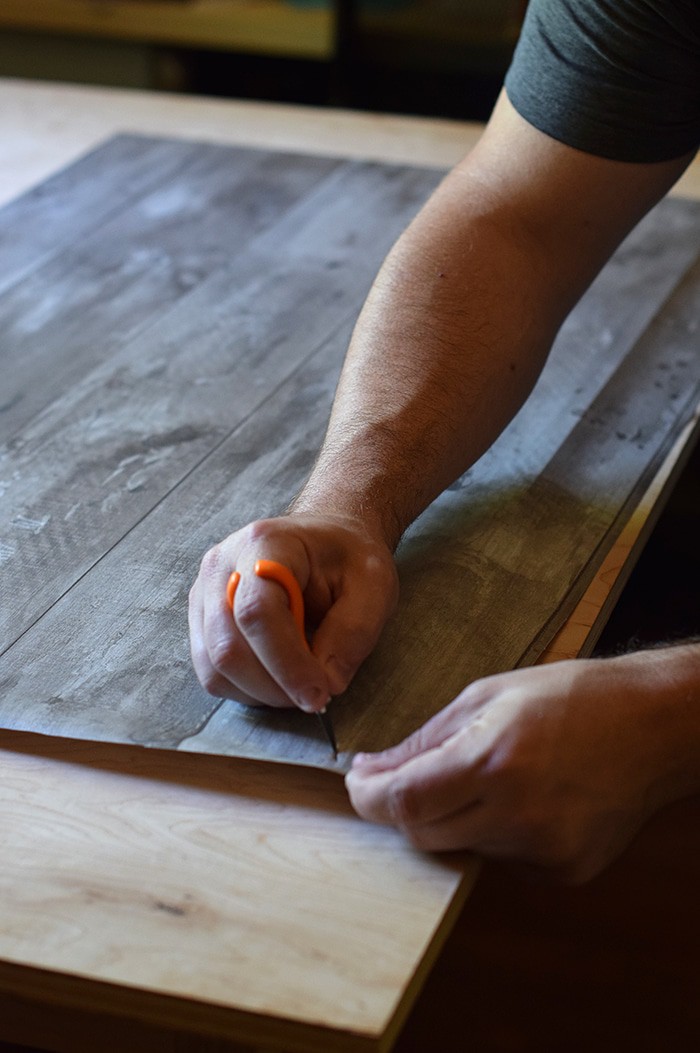 Use Contact Paper and Adhesive Vinyl to make your own photography background boards. How to make a beautiful DIY photography background on the cheap! 