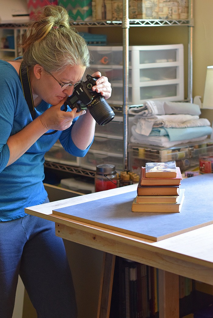 Use Contact Paper and Adhesive Vinyl to make your own photography background boards. How to make a beautiful DIY photography background on the cheap! 