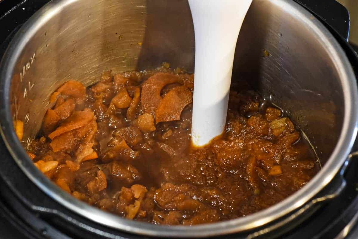 blending apple butter in Instant Pot with immersion blender after pressure cooking