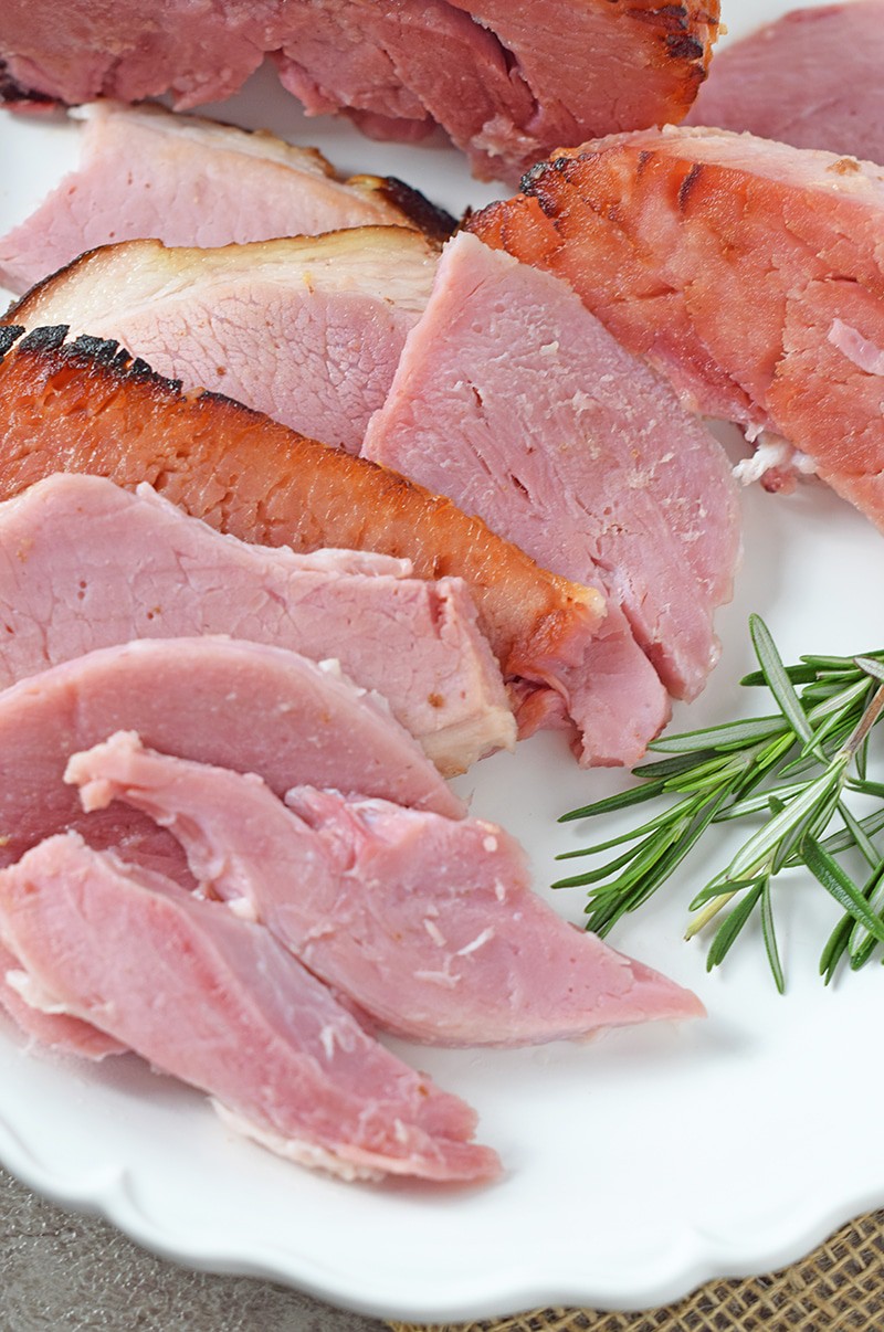 Whether you're looking for a family dinner idea or rather a main dish to add to your holiday menu, Pineapple Honey Glazed Ham is the perfect addition.