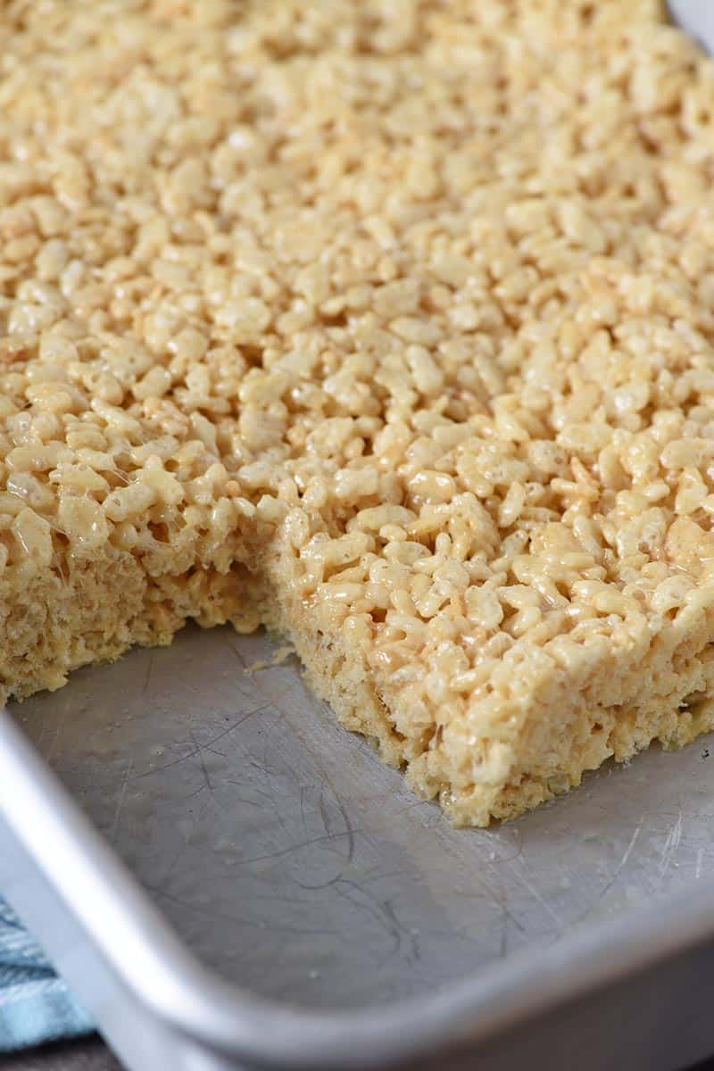 cutting Rice Krispie treats in baking pan