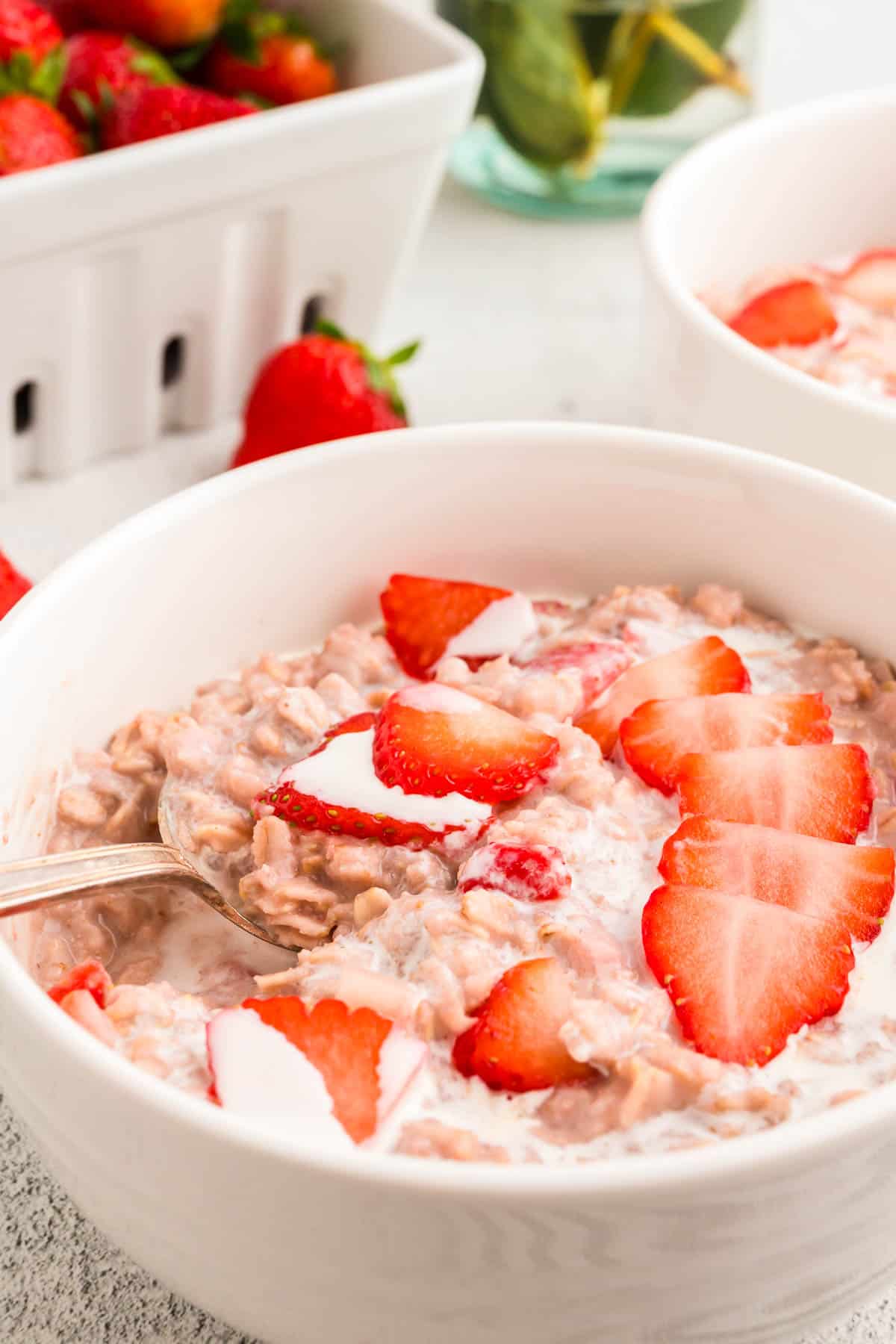 Sweet & Creamy Strawberry Oatmeal Easy Breakfast Recipe